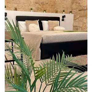 Whiteflower , Bari Italië